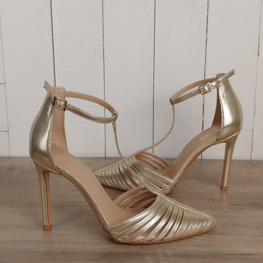 MIX NO. 6 Gold Metallic  Drina Pump Size 6.5 US